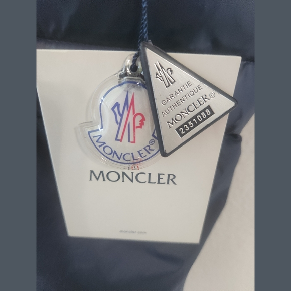 Moncler NWT Navy Blue Cereste Puffer Coat Sz Medium - Picture 5 of 16